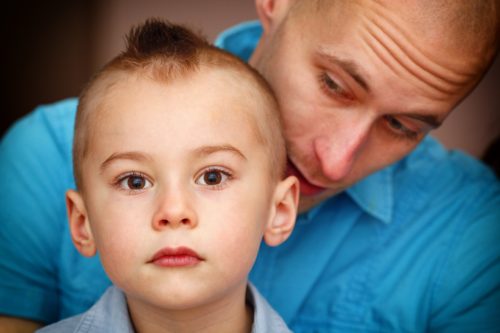 Padre empoderando a hijo